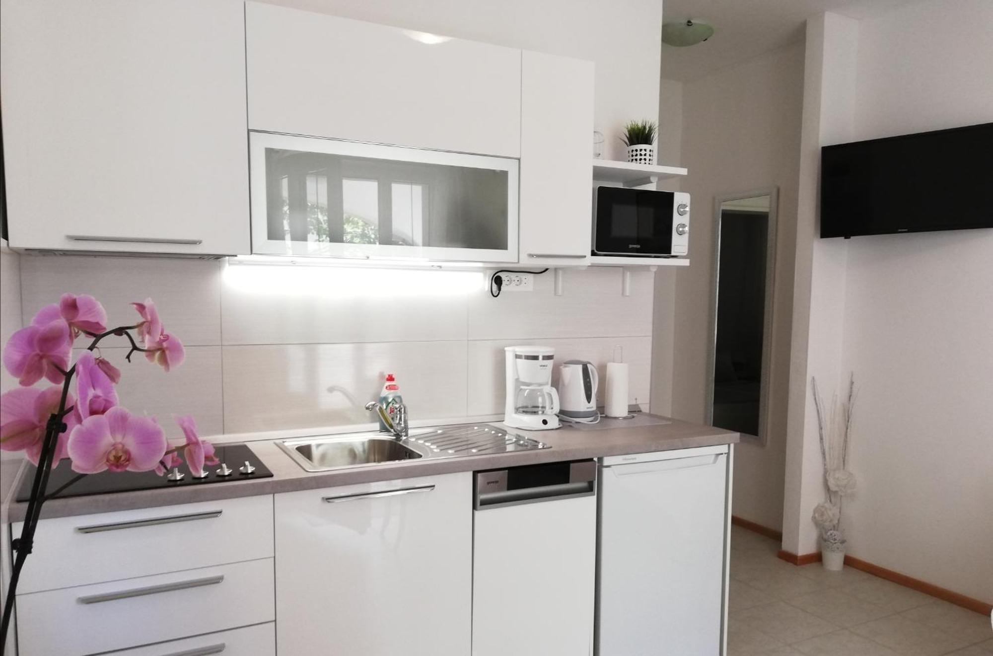 Apartments Regina Bol Bagian luar foto